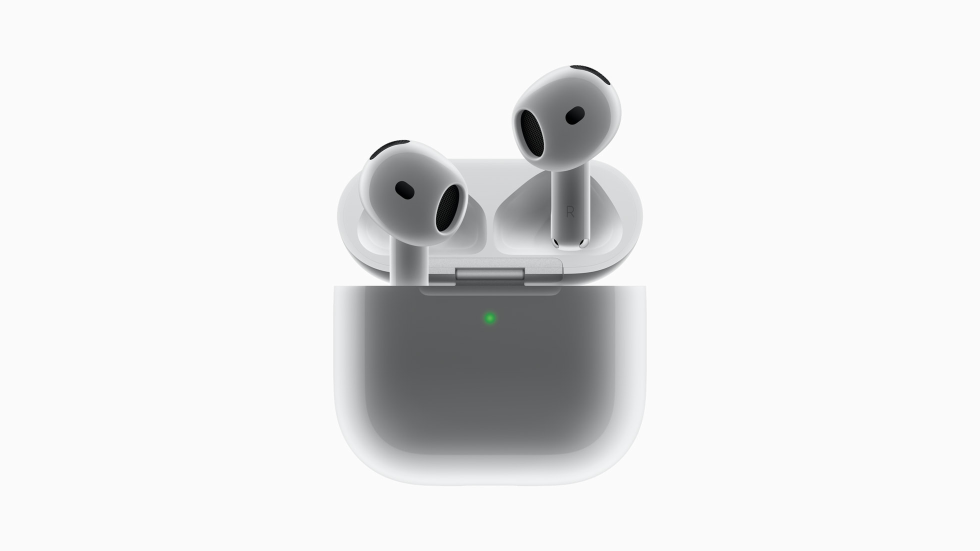 녹색 표시등이 켜진 AirPods 4 충전 케이스. 공식 제품 사진.