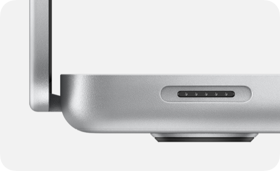 케이블이 연결되지 않은 MagSafe 3 포트.