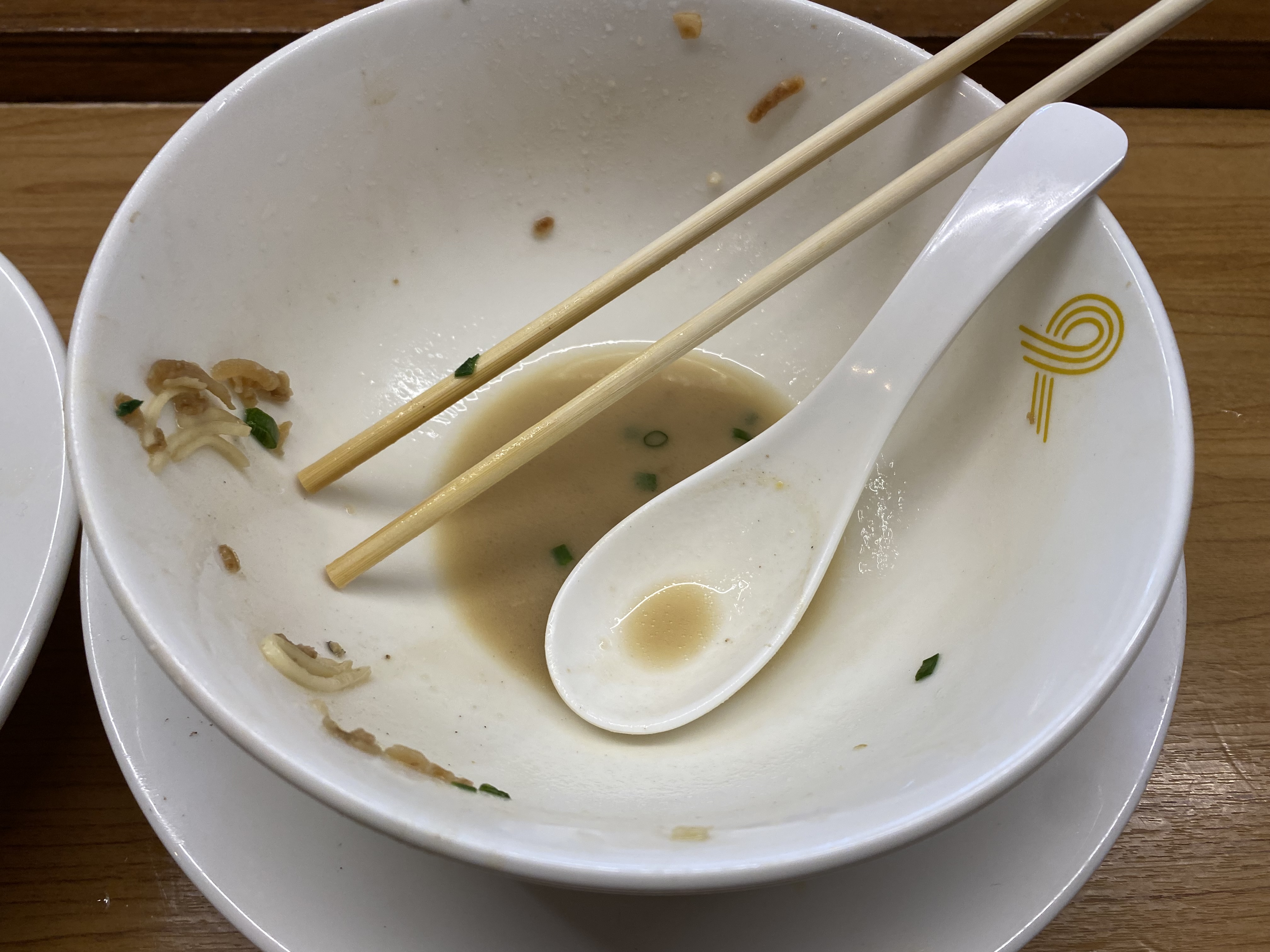 국물까지 먹고 비운 그릇
